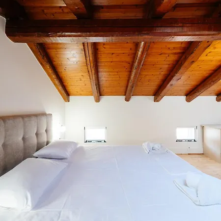 Helen Old Town Cozy Corfu 2